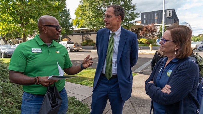 2023 Good Neighbor Welcome. Dean of Students Marcus Langford, UO President Karl Scholz, and Eugene Mayor Lucy Vinis
